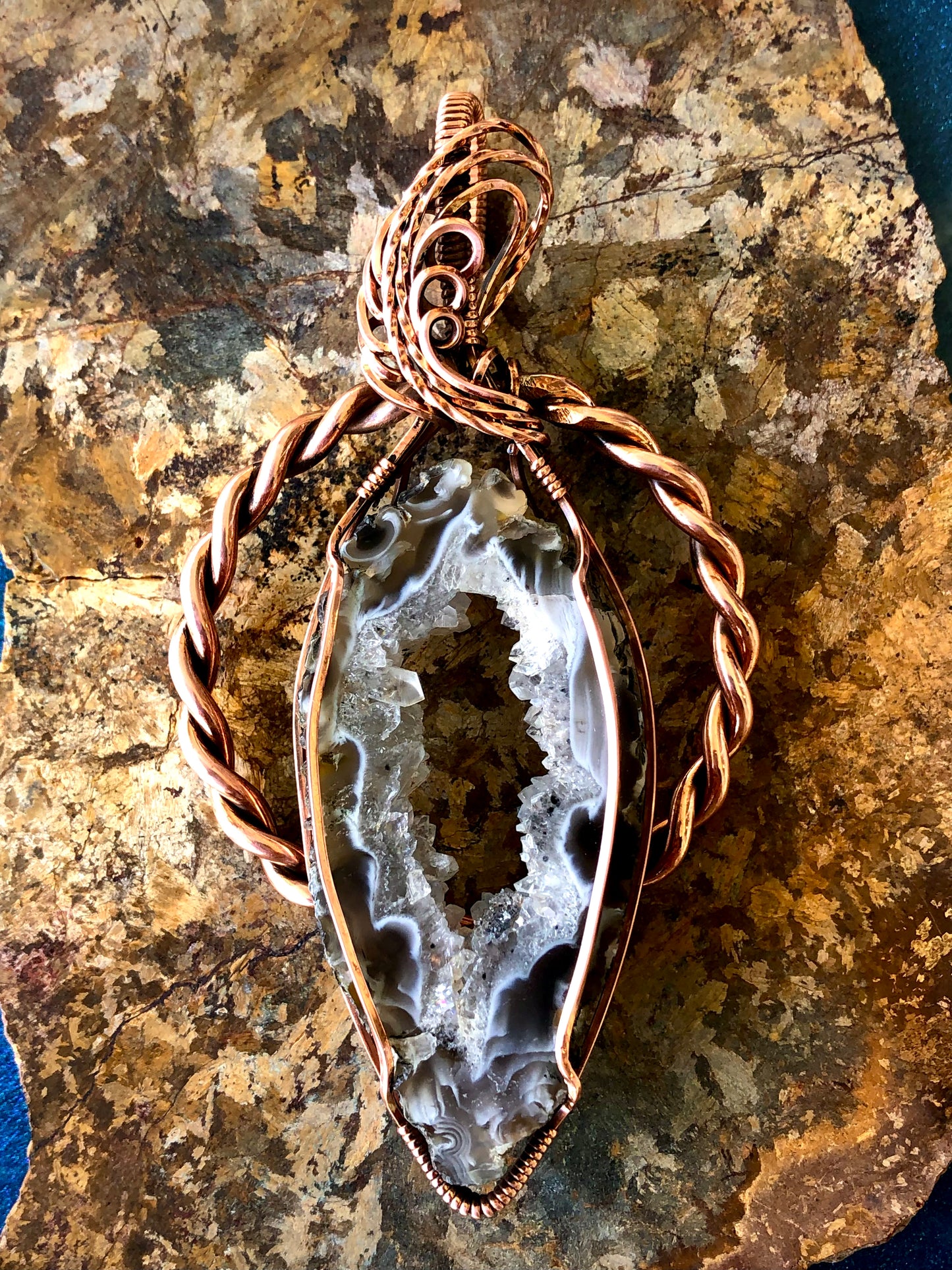 Agate Quartz in Tensor Ring